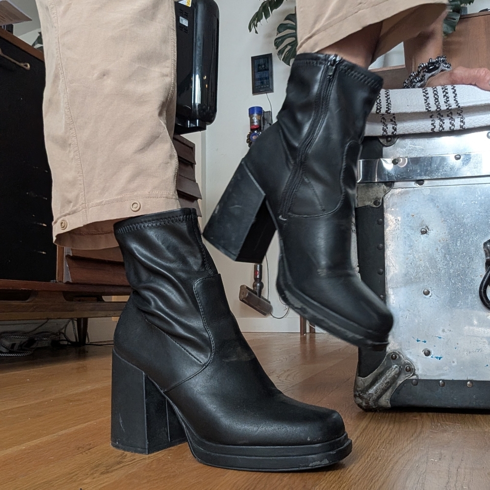 Steve Madden Black Heeled Boots